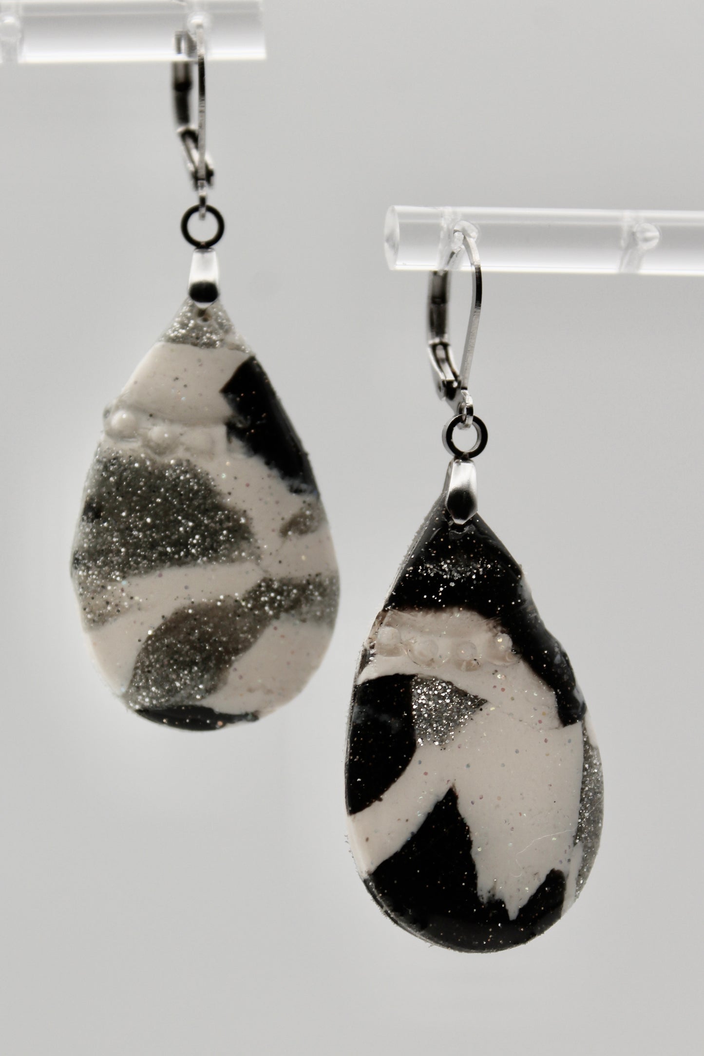 Black & White Marbled Glitter Teardrops